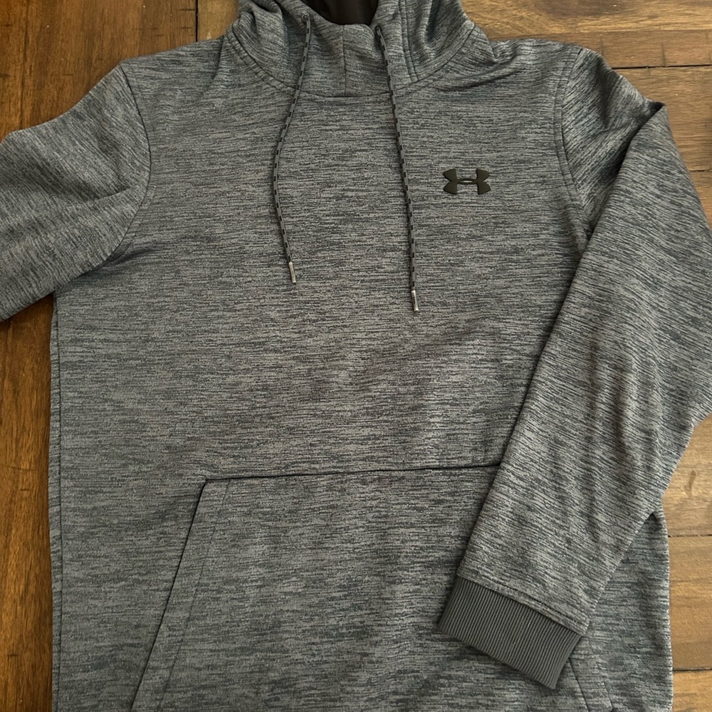 Men’s Small Hooded Under Armour Sweatshirt